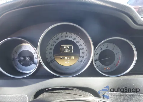 2012 Mercedes-Benz C 250 Luxury/Sport z USA, uszkodzony, nr VIN WDDGF4HB1CR223129